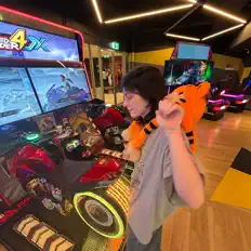 Ouça Violet, assista a videoclipes, leia a biografia, veja as datas das turnês e mais!