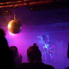 Marie.L dinle, müzik videolarını izle, biyografisini oku, tur tarihlerini ve daha fazlasını gör!