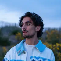 undefined을(를) 듣고, 뮤직 비디오를 보고, 약력을 읽고, 투어 일정 등을 확인하세요!