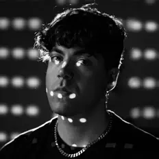 Posłuchaj wykonawcy Ibrido, obejrzyj teledyski, przeczytaj biografię, zobacz daty tras koncertowych i nie tylko!