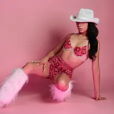 Luister naar Doll Face Baby, bekijk muziekvideo's, lees de bio, bekijk de tourdata, en meer!