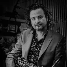 Lo van Gorp सुनें, म्यूज़िक वीडियो देखें, बायो पढ़ें, दौरे की तारीखें और बहुत कुछ देखें!