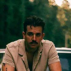 Ouve Cody Lee Rose, vê vídeos de música, lê a biografia, vê as datas da digressão e muito mais!