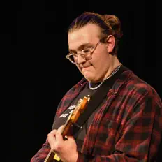 Mason Scott: песни, клипы, биография, даты выступлений и многое другое.