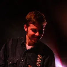 Fight Test dinle, müzik videolarını izle, biyografisini oku, tur tarihlerini ve daha fazlasını gör!