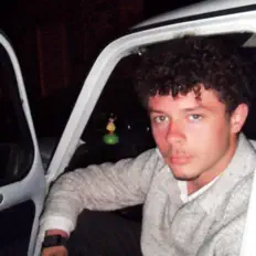 Hör dir LUCIAS an, schau dir Musikvideos an, lies die Biografie, finde Tourdaten und mehr!