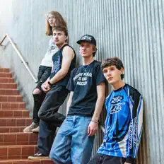 Hör dir Casino Youth an, schau dir Musikvideos an, lies die Biografie, finde Tourdaten und mehr!