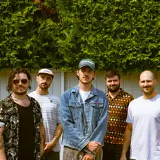 Escucha a Halizé, mira vídeos musicales, lee la biografía, consulta fechas de giras y mucho más.