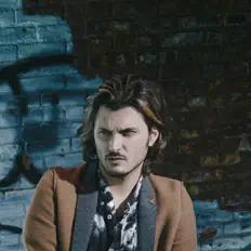 Dengarkan Alex Boniello, tonton video musik, baca bio, lihat tanggal tur & lainnya!