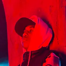 Posłuchaj wykonawcy DJ Oreeyo, obejrzyj teledyski, przeczytaj biografię, zobacz daty tras koncertowych i nie tylko!