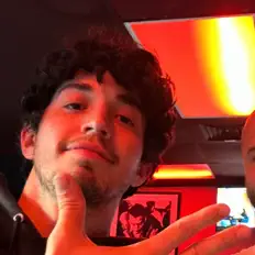 Ouve Icey B, vê vídeos de música, lê a biografia, vê as datas da digressão e muito mais!