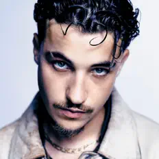 seanを聴いたり、ミュージックビデオを鑑賞したり、経歴やツアー日程などを確認したりしましょう！