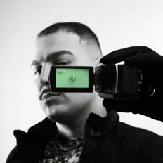 Jefeを聴いたり、ミュージックビデオを鑑賞したり、経歴やツアー日程などを確認したりしましょう！
