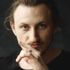 Poslechněte si interpreta Kanama, sledujte hudební videa, přečtěte si životopis, podívejte se na data turné a další informace.