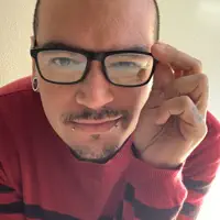 Ascolta undefined, guarda video musicali, leggi la biografia, vedi le date del tour & altro!