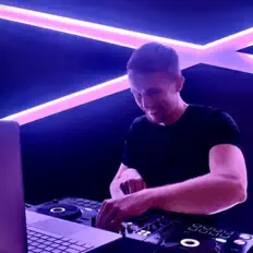 Ouça Marwin Smith, assista a videoclipes, leia a biografia, veja as datas das turnês e mais!