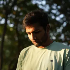 收听 Alpha Morris、观看音乐视频、阅读小传、查看巡演日期等 ！