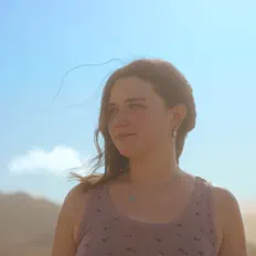 Ascolta שירה שנהב, guarda video musicali, leggi la biografia, vedi le date del tour & altro!