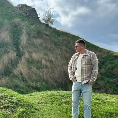 Listen to Bogdan Frolov, watch music videos, read bio, see tour dates & more!