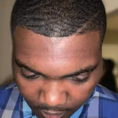 Hör dir Nsemoejoe an, schau dir Musikvideos an, lies die Biografie, finde Tourdaten und mehr!