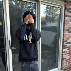 VicArchive을(를) 듣고, 뮤직 비디오를 보고, 약력을 읽고, 투어 일정 등을 확인하세요!