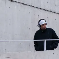 聆聽 NOX、觀看音樂影片、閱讀小傳、查看巡演日期等！