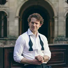 Ascolta Luke Faulkner, guarda video musicali, leggi la biografia, vedi le date del tour & altro!