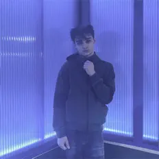 Hör dir NACHE an, schau dir Musikvideos an, lies die Biografie, finde Tourdaten und mehr!