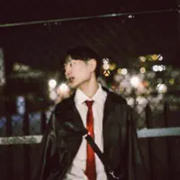 聆聽 undefined、觀看音樂影片、閱讀小傳、查看巡演日期等！