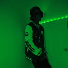 Poslechněte si interpreta Lil Swag Lloyd, sledujte hudební videa, přečtěte si životopis, podívejte se na data turné a další informace.