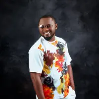 undefined सुनें, म्यूज़िक वीडियो देखें, बायो पढ़ें, दौरे की तारीखें और बहुत कुछ देखें!