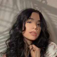 收听 Reem、观看音乐视频、阅读小传、查看巡演日期等 ！