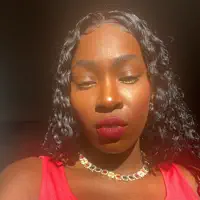 Luister naar undefined, bekijk muziekvideo's, lees de bio, bekijk de tourdata, en meer!
