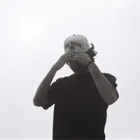 收听 undefined、观看音乐视频、阅读小传、查看巡演日期等 ！