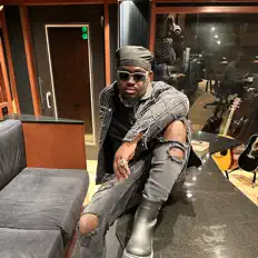 Ouça Kayy Zanotti, assista a videoclipes, leia a biografia, veja as datas das turnês e mais!