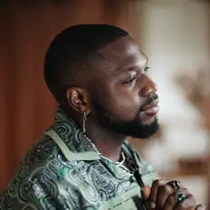 Écoutez CallmeHazy, regardez des vidéoclips, lisez la biographie, consultez les dates de tournée et plus encore !