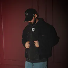 收听 YOUCHI、观看音乐视频、阅读小传、查看巡演日期等 ！