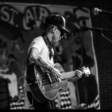 Cole Skoretz dinle, müzik videolarını izle, biyografisini oku, tur tarihlerini ve daha fazlasını gör!