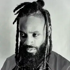 Posłuchaj wykonawcy Flythe, obejrzyj teledyski, przeczytaj biografię, zobacz daty tras koncertowych i nie tylko!