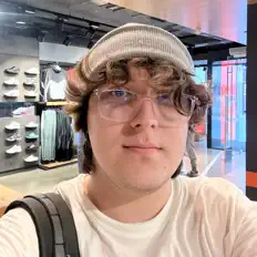 Escucha a Erim, mira videos musicales, lee su biografía, consulta las fechas de las gira y más.