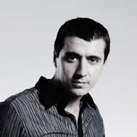 undefined dinle, müzik videolarını izle, biyografisini oku, tur tarihlerini ve daha fazlasını gör!
