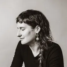 Escucha a Laurel Premo, mira videos musicales, lee su biografía, consulta las fechas de las gira y más.