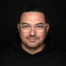 Escucha a Olivier Giacomotto, mira videos musicales, lee su biografía, consulta las fechas de las gira y más.