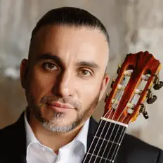 Poslechněte si interpreta Artyom Dervoed, sledujte hudební videa, přečtěte si životopis, podívejte se na data turné a další informace.