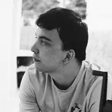 Ouça TomTube, assista a videoclipes, leia a biografia, veja as datas das turnês e mais!