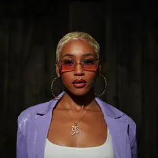 Listen to Alyx Ransom, watch music videos, read bio, see tour dates & more!