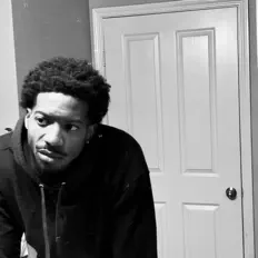 Dengarkan Zayy Davinci, tonton video musik, baca bio, lihat tanggal tur & lainnya!