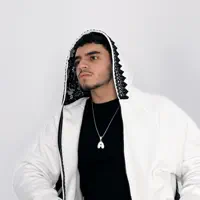Ascolta undefined, guarda video musicali, leggi la biografia, vedi le date del tour & altro!