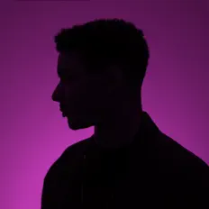 Astreauxを聴いたり、ミュージックビデオを鑑賞したり、経歴やツアー日程などを確認したりしましょう！