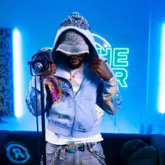 Dengarkan STORY, tonton video musik, baca bio, lihat tanggal tur & lainnya!